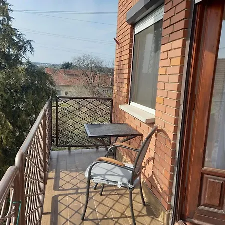 Appartement Sasfeszek *